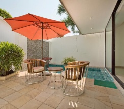 Вилла Deluxe с балконом в Tropicana Pool Villa
