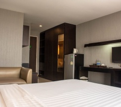 Двухместный номер Deluxe с балконом двуспальная кровать в Chor Cher - The Luxury Green Hotel