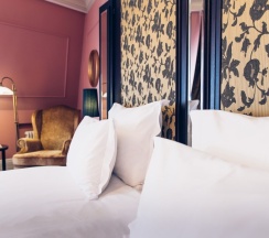 Семейный номер с видом на улицу в Dom Boutique Hotel