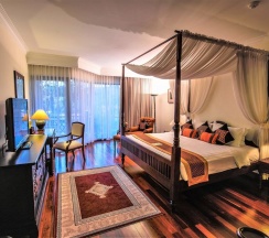 Люкс c 1 комнатой с видом на бассейн в Angkor Palace Resort & Spa
