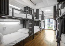 Кровать в общем номере в Hobnob Hostel - Adults Only