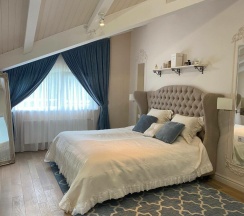 Вилла с видом на сад в My home your home
