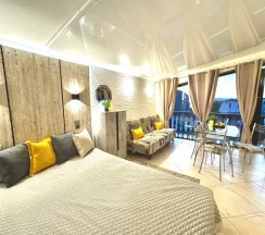 (32)Студия с балконом в Loft