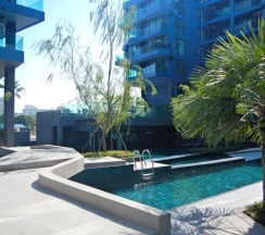 Апартаменты с балконом в Acqua Condominium 2