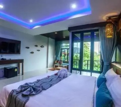 Двухместный люкс Deluxe с видом на море (двуспальная кровать) в Chaokoh Phi Phi Hotel & Resort