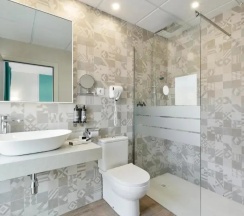 Двухместный номер с балконом двуспальная кровать в Hotel Best Lloret Splash