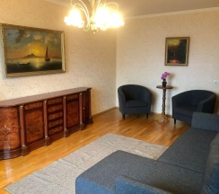 3-комнатные апартаменты улучшенные в Четыре комнаты