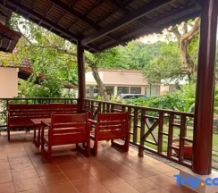 Семейное бунгало с видом на сад в Hong Bin Bungalow Resort