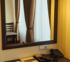 Улучшенный номер с кроватью "king-size" в Adagio