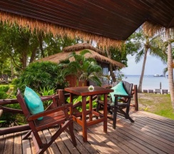 Двухместное бунгало Deluxe (двуспальная кровать) в Palm Leaf Resort