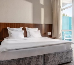 Четырёхместный семейный номер Standard с 2 комнатами в Знание