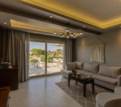 Люкс Posh Club Presidential с балконом в Sunrise Crystal Bay Resort