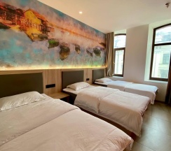 3-местный номер стандарт в Holiday hotel