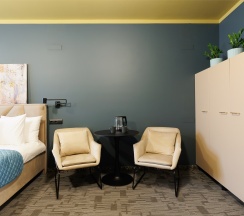Семейный номер с личными удобствами вне номера в Simple hotel B9