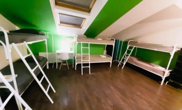 Кровать в общем номере (мужской номер) в Мой Питер