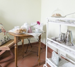 Семейный люкс с видом на внутренний двор в B&B Al giardino del vicolo
