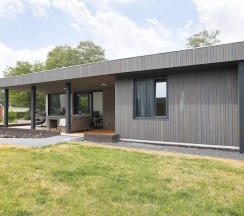 Коттедж в Modern House With Beautiful Terrace, Near Almelo
