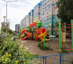 Двухместные апартаменты с балконом (двуспальная кровать) в Квартира студия стильная ЧистоФемили в сердце Зеленодольска