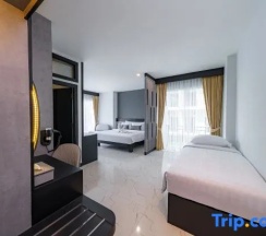 Двухместный полулюкс с видом на бассейн двуспальная кровать в Lhc Hotel And Resort