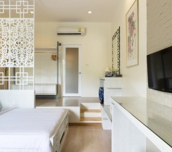 Четырёхместный номер Deluxe в O'nya Phuket Hotel