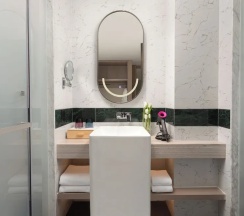 Двухместный номер High Floor Premium с видом на океан (двуспальная кровать) в Holiday Inn Resort Sanya Bay by IHG