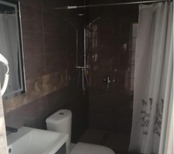 Номер стандарт с 1 односпальной и 1 двуспальной кроватью в Крымск