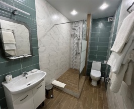 Двухместный номер с дополнительным местом с кондиционером в Колыба