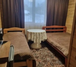 Четырёхместный номер Economy с балконом в Яшкин дом