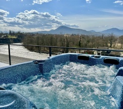 Комфорт с джакузи в Речной Берендей