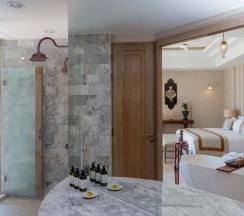 Двухместный люкс у моря ‘Pool Paradise’ двуспальная кровать в Devasom Khao Lak Beach Resort & Villas