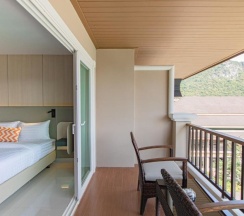Номер Premier с видом на бассейн в Lacol Khao Yai - A Chatrium Collection