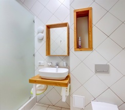 Семейный номер с собственной ванной комнатой в Лимонад