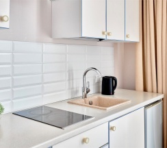 Апартаменты с видом на море и террасой в Арт-отель