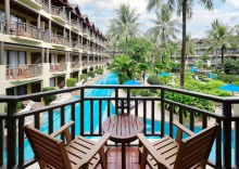 Двухместный номер Standard с видом на бассейн двуспальная кровать в Phuket Marriott Resort & Spa, Merlin Beach