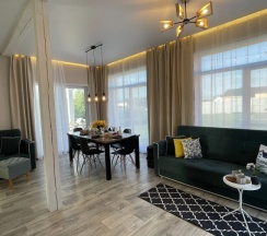 Коттедж с красивым видом из окна в Yousinn Home
