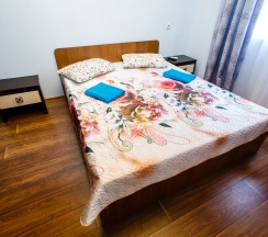 Трехместный номер с двуспальной и односпальной кроватями в Сочи Олимпийский парк Сириус