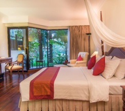 Номер Standard с видом на воду в Angkor Palace Resort & Spa