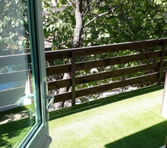 Шестиместный полулюкс с 2 комнатами с балконом и с красивым видом из окна в Гостиница