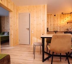 Семейный люкс с балконом в Брусника