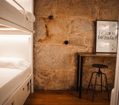 Кровать в общем номере (женский номер) в The Central House Porto Ribeira - Hostel