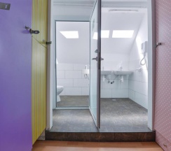 Кровать в общем номере (женский номер) в Caravan Hostel Tel Aviv By Roger Age 18-45