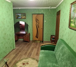 Номер люкс семейный с 1 односпальной и 1 двуспальной кроватью в Хопер
