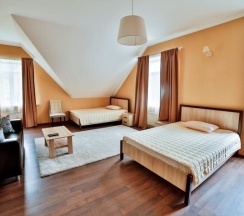 №3 Стандартный четырехместный номер в Eva Apartments