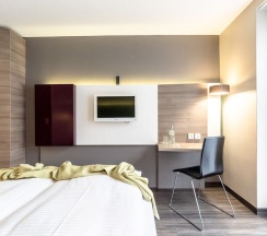 Двухместный номер Standard с видом на улицу двуспальная кровать в Hotel Demas City