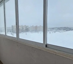 Пятиместные апартаменты с балконом и с красивым видом из окна в Живи уютно