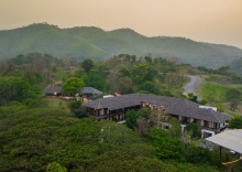 Трёхместный семейный номер Standard в Rain Tree Khao Yai Hotel