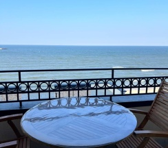 Апартаменты с двуспальной кроватью с балконом в Golden Sun