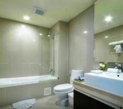 Двухместный люкс c 1 комнатой двуспальная кровать в Aspen Suites Hotel Sukhumvit 2 Bangkok