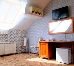 Стандарт 3-х местный семейный в Утомленные Солнцем