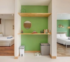 Семейные апартаменты с 2 комнатами с балконом в The Lago Apartments by Tropiclook